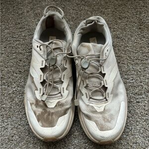 Hoka transport size 8